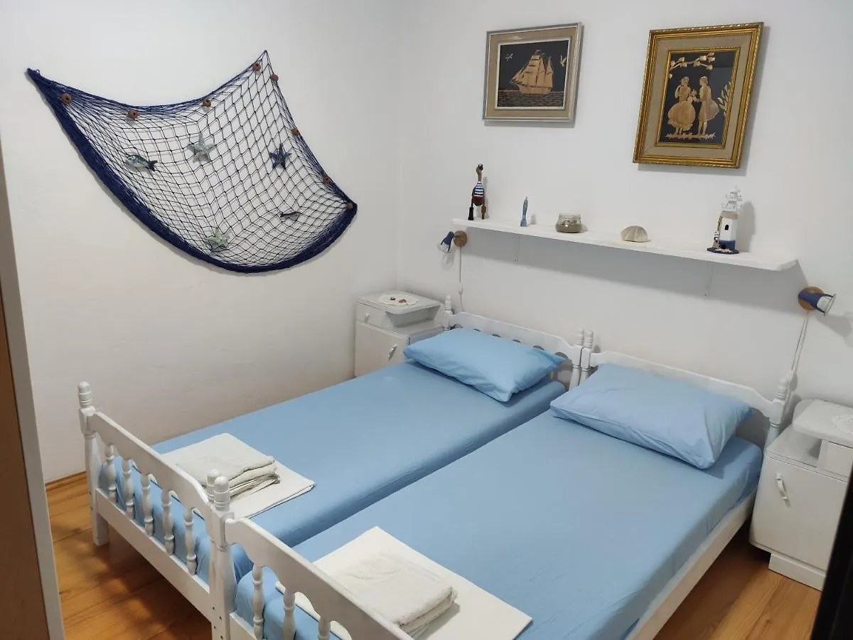 홈스테이 Apartments Tonkovic Kornić