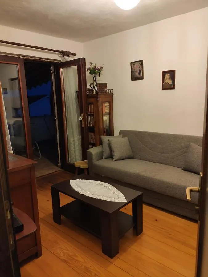 홈스테이 Apartments Tonkovic Kornić