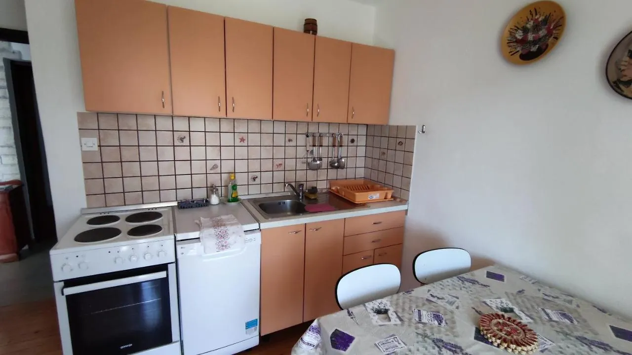 홈스테이 Apartments Tonkovic Kornić